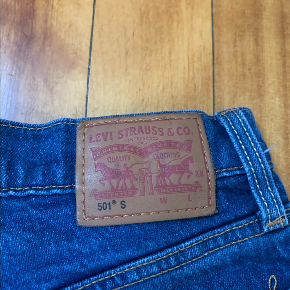 Levi’s High Rise Jeans! - Picture 5 of 10
